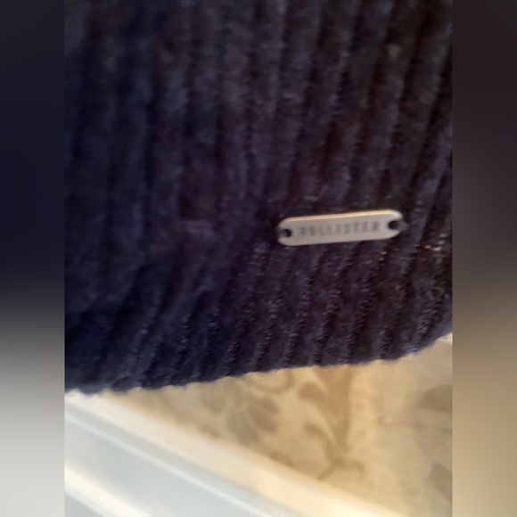 Hollister Long Sleeve Tie Front sweater - Picture 2 of 4